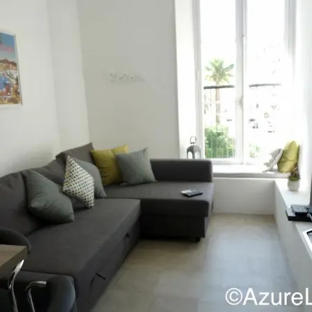 Sleeps 4 Air Con Wifi